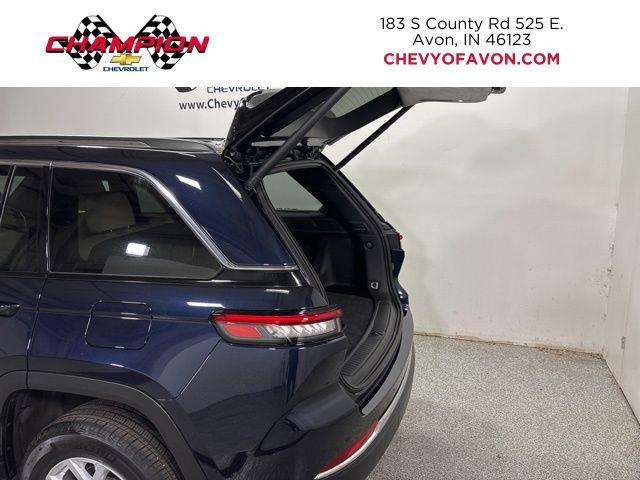 Photo of 2023 Midnight Sky Jeep Grand Cherokee