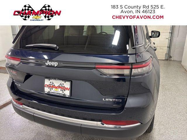 Photo of 2023 Midnight Sky Jeep Grand Cherokee