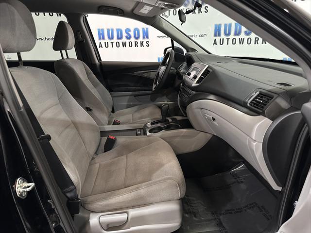 Photo of 2016 Crystal Black Pearl Honda Pilot