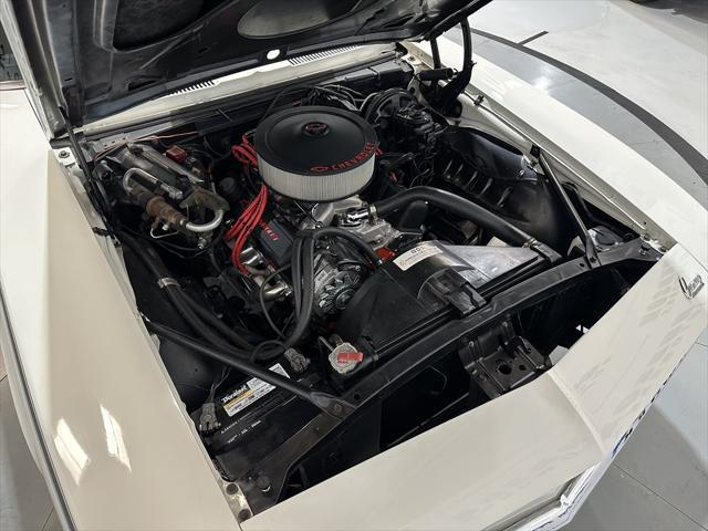 Photo of 1969 White Chevrolet Camaro