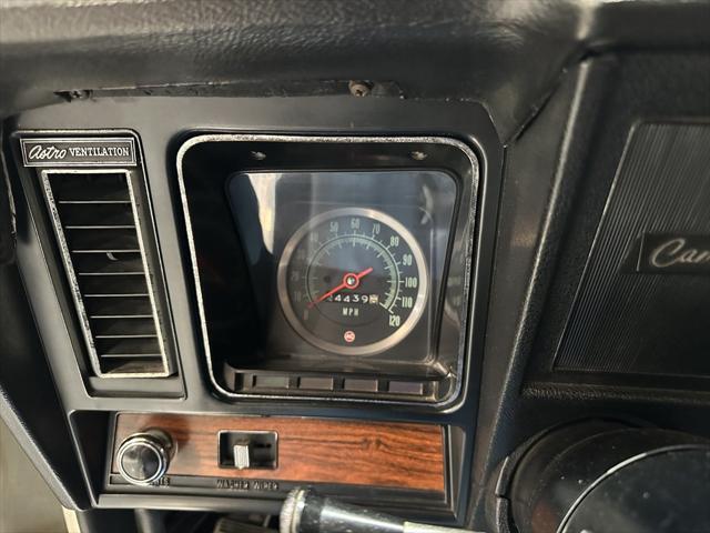 Photo of 1969 White Chevrolet Camaro
