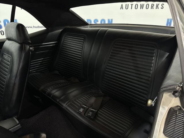 Photo of 1969 White Chevrolet Camaro