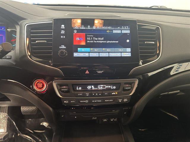 Photo of 2019 White Diamond Pearl Honda Pilot