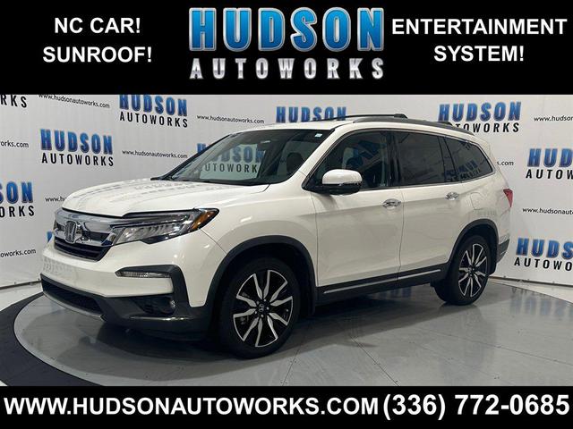 Photo of 2019 White Diamond Pearl Honda Pilot