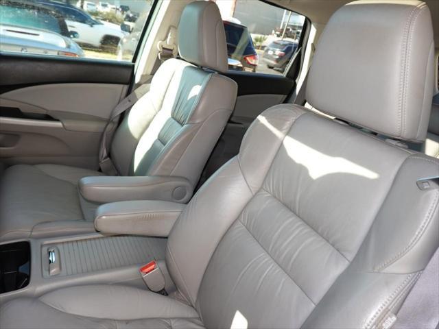 Photo of 2013 Basque Red Pearl II Honda CR-V