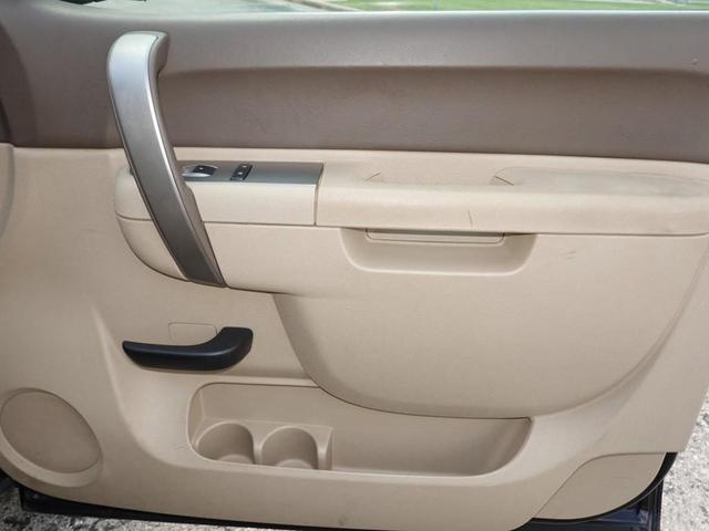 Photo of 2013 Black Chevrolet Silverado 1500