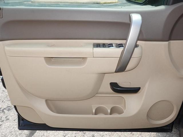Photo of 2013 Black Chevrolet Silverado 1500