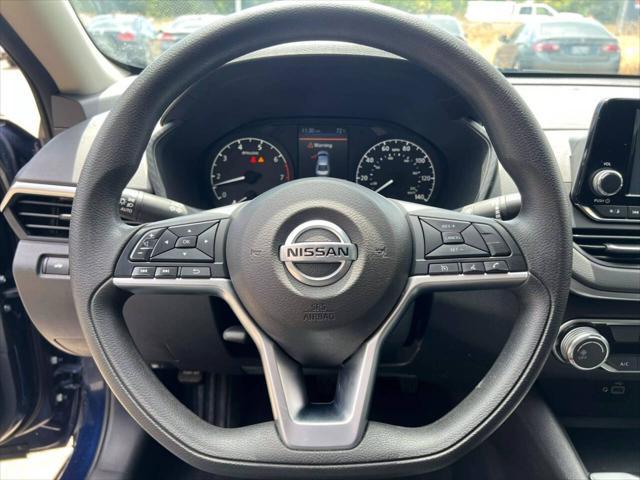 Photo of 2022 Deep Blue Pearl Nissan Altima