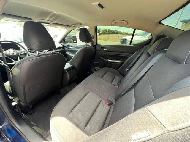 Photo of 2022 Deep Blue Pearl Nissan Altima
