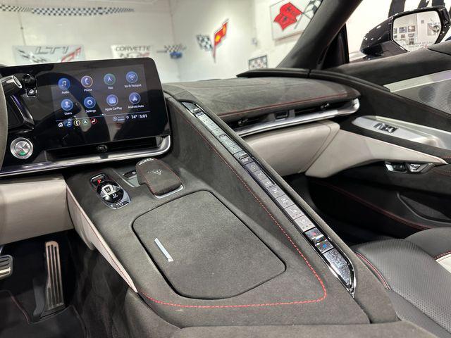 Photo of 2023 White Chevrolet Corvette