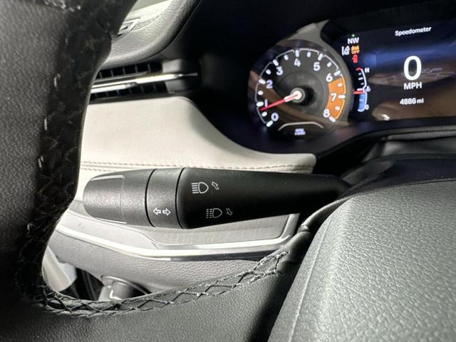 Photo of 2024 Bright White Clearcoat Jeep Compass