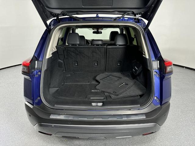Photo of 2023 Caspian Blue Nissan Rogue