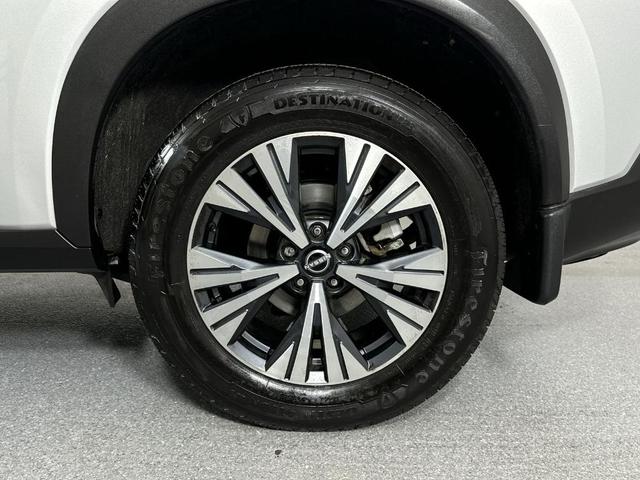 Photo of 2022 Brilliant Silver Metallic Nissan Rogue