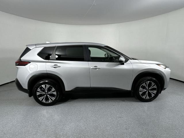 Photo of 2022 Brilliant Silver Metallic Nissan Rogue