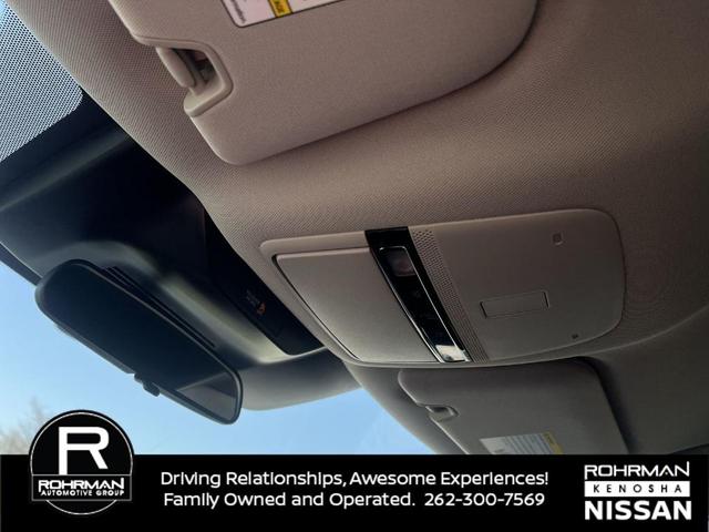 Photo of 2025 Everest White P Nissan Murano
