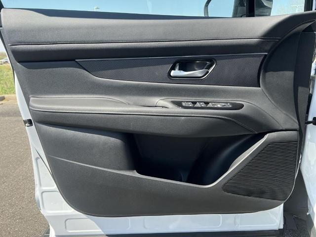 Photo of 2025 Everest White P Nissan Murano