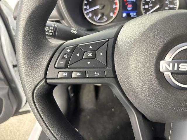 Photo of 2025 Cloud White Nissan Sentra