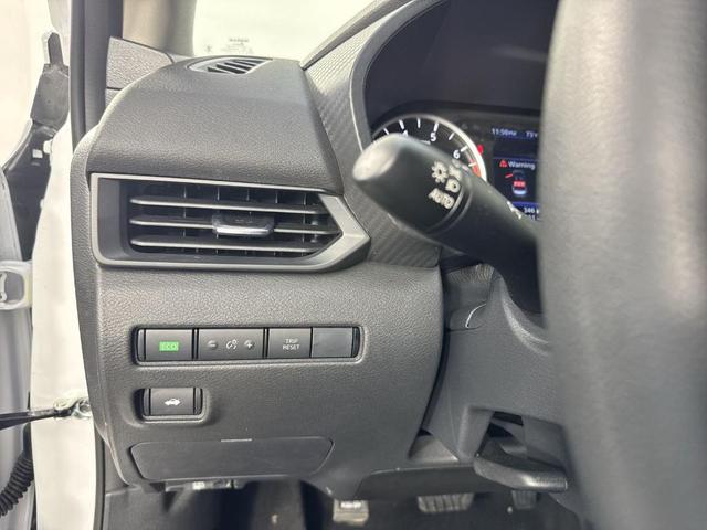 Photo of 2025 Cloud White Nissan Sentra