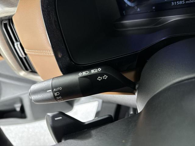 Photo of 2024 Boulder Gray Pe Nissan Pathfinder