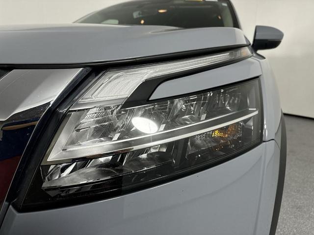 Photo of 2024 Boulder Gray Pe Nissan Pathfinder