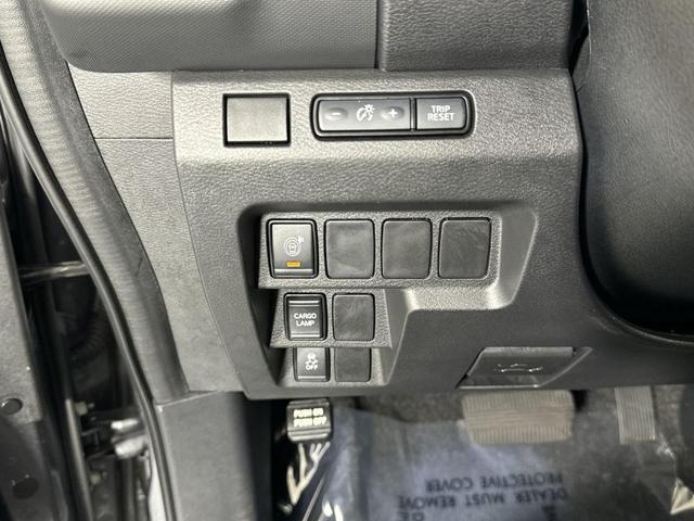 Photo of 2023 Gun Metallic Nissan Frontier