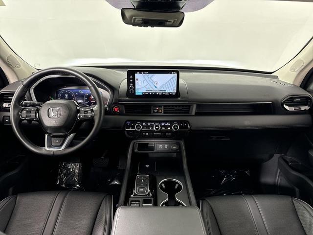 Photo of 2024 Crystal Black Pearl Honda Pilot