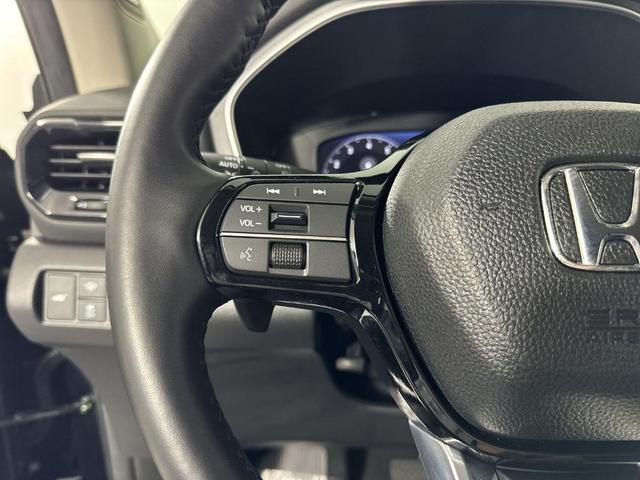 Photo of 2024 Crystal Black Pearl Honda Pilot