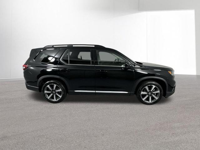 Photo of 2024 Crystal Black Pearl Honda Pilot