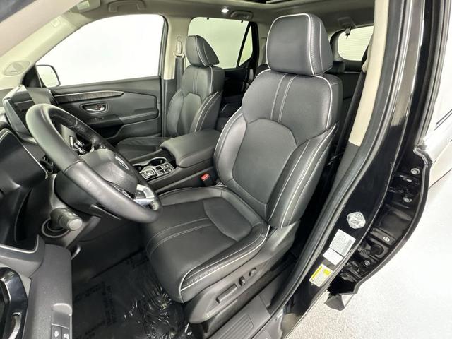 Photo of 2024 Crystal Black Pearl Honda Pilot