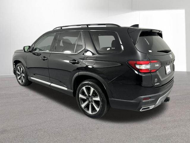 Photo of 2024 Crystal Black Pearl Honda Pilot