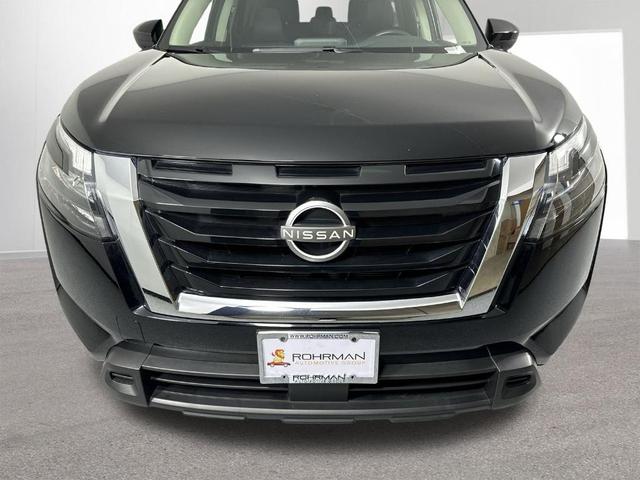 Photo of 2023 Black Nissan Pathfinder