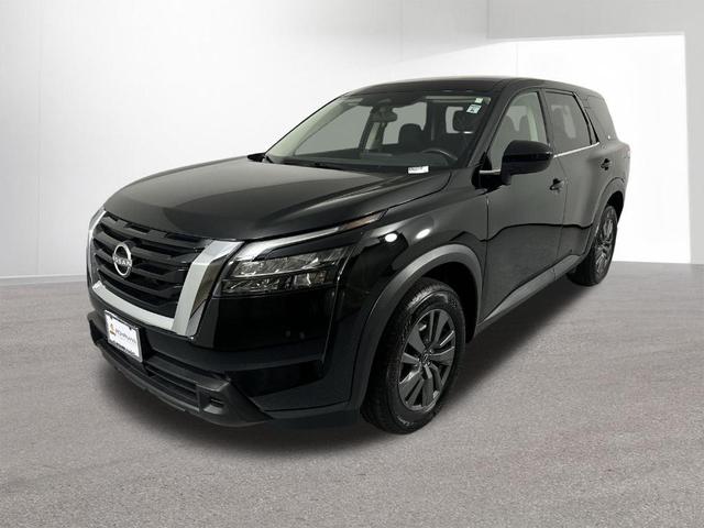 Photo of 2023 Black Nissan Pathfinder