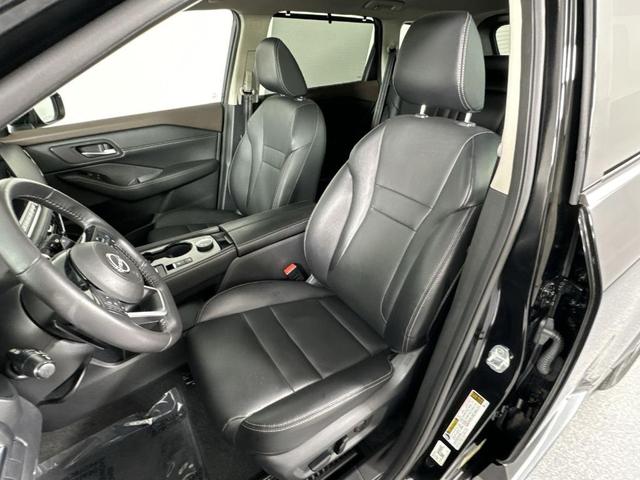 Photo of 2022 Black Nissan Rogue