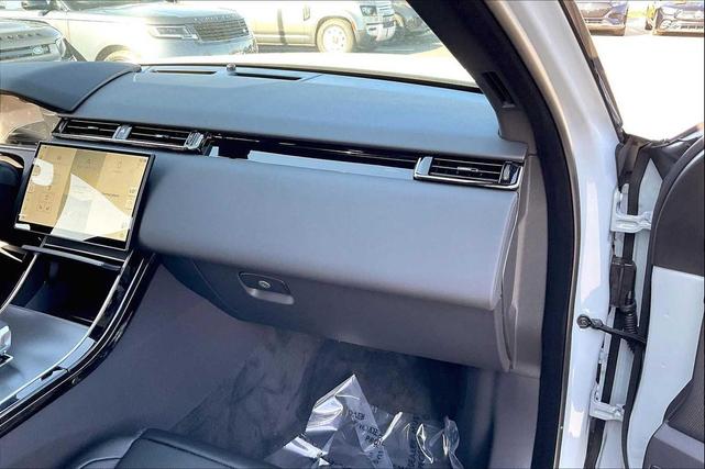 Photo of 2025 Arroios Grey Metallic Land Rover Range Rover Velar