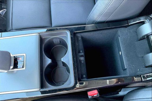 Photo of 2025 Arroios Grey Metallic Land Rover Range Rover Velar