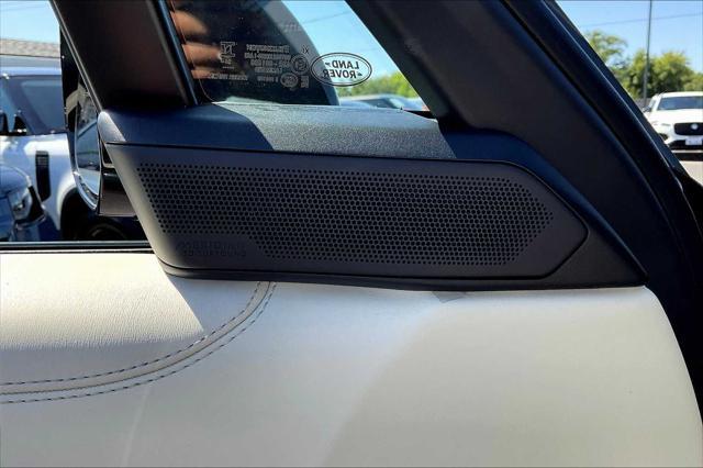 Photo of 2025 GREEN Land Rover Range Rover