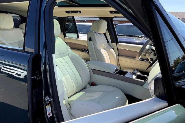 Photo of 2025 GREEN Land Rover Range Rover