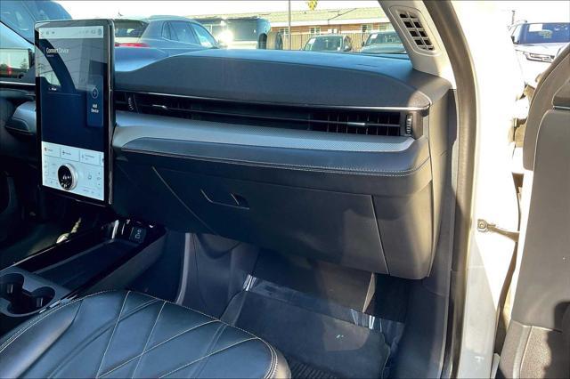 Photo of 2022 Star White Metallic Tri-Coat Ford Mustang Mach-E