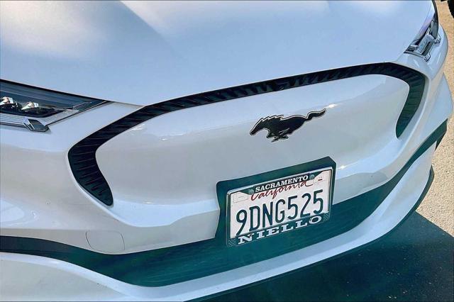 Photo of 2022 Star White Metallic Tri-Coat Ford Mustang Mach-E