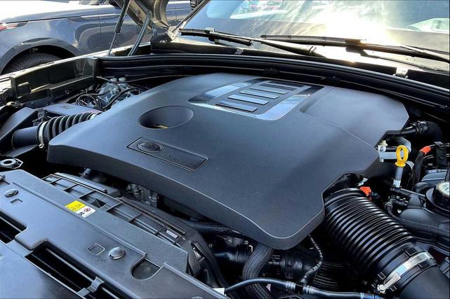 Photo of 2024 Zadar Grey Premium Metallic Land Rover Range Rover