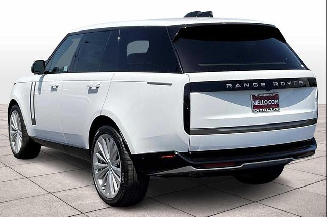 Photo of 2025 Fuji White Land Rover Range Rover