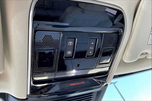 Photo of 2025 Fuji White Land Rover Range Rover