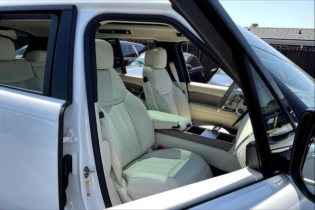 Photo of 2025 Fuji White Land Rover Range Rover