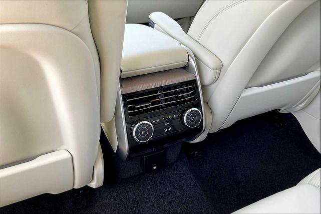 Photo of 2025 Fuji White Land Rover Range Rover