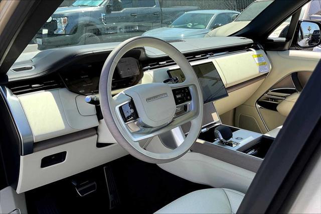Photo of 2025 SUNSET GOLD Land Rover Range Rover