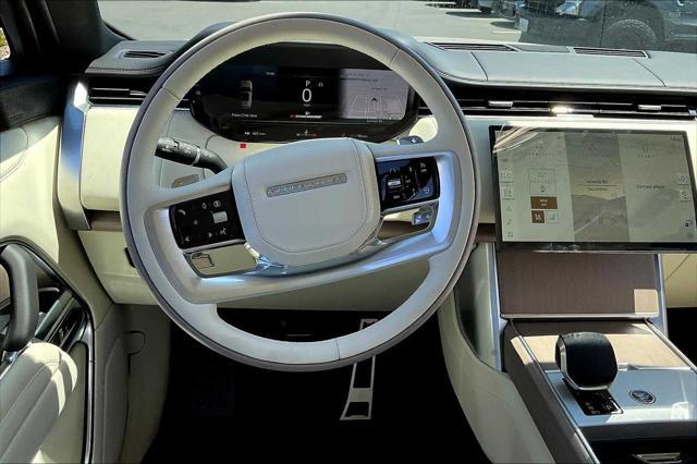 Photo of 2025 SUNSET GOLD Land Rover Range Rover