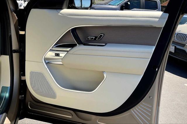 Photo of 2025 SUNSET GOLD Land Rover Range Rover