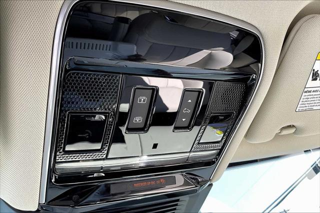 Photo of 2025 SUNSET GOLD Land Rover Range Rover