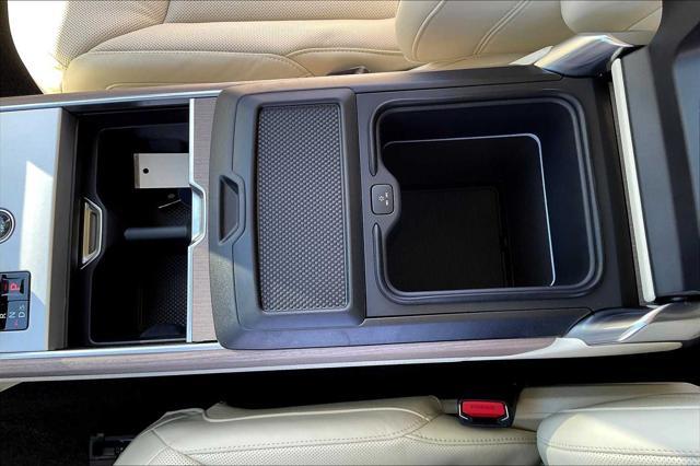 Photo of 2025 SUNSET GOLD Land Rover Range Rover