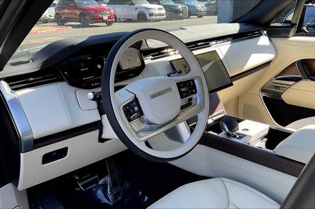 Photo of 2025 GREY Land Rover Range Rover